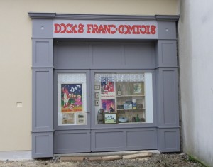 Une boutique, à l'identique des Docks Francs-Comtois, à l'identique, a été reconstituée dans un village proche de Baume les Dames., a été reconstituée