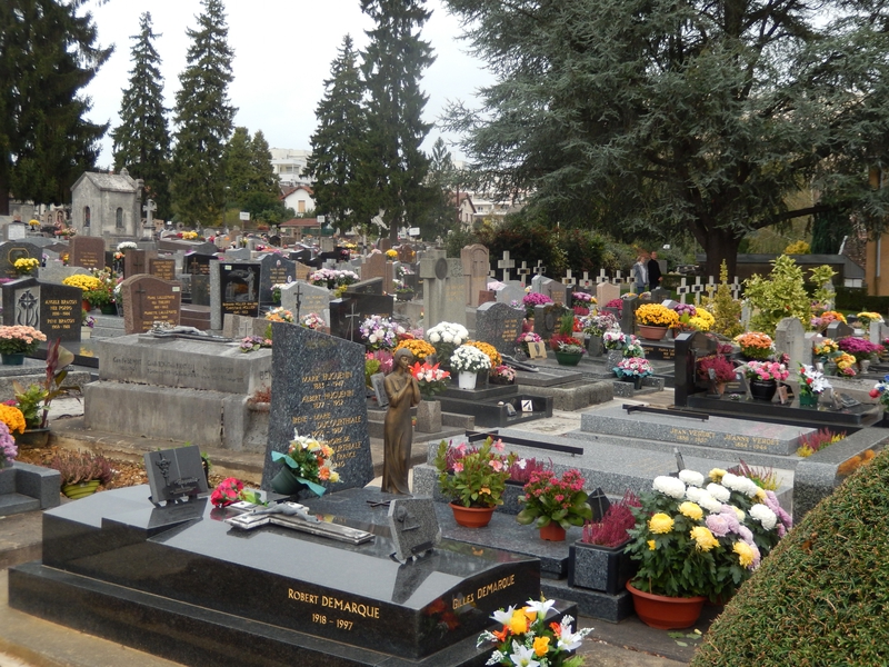 cimetière fleuri