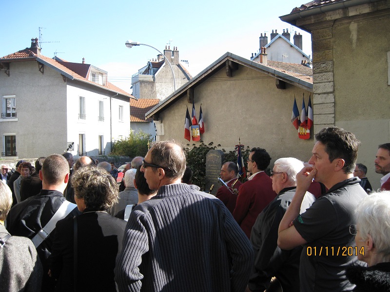 Vivre aux Chaprais organisait un nouvel hommage aux 24 résistants tués lors de la libération de Besançon, place de la Liberté