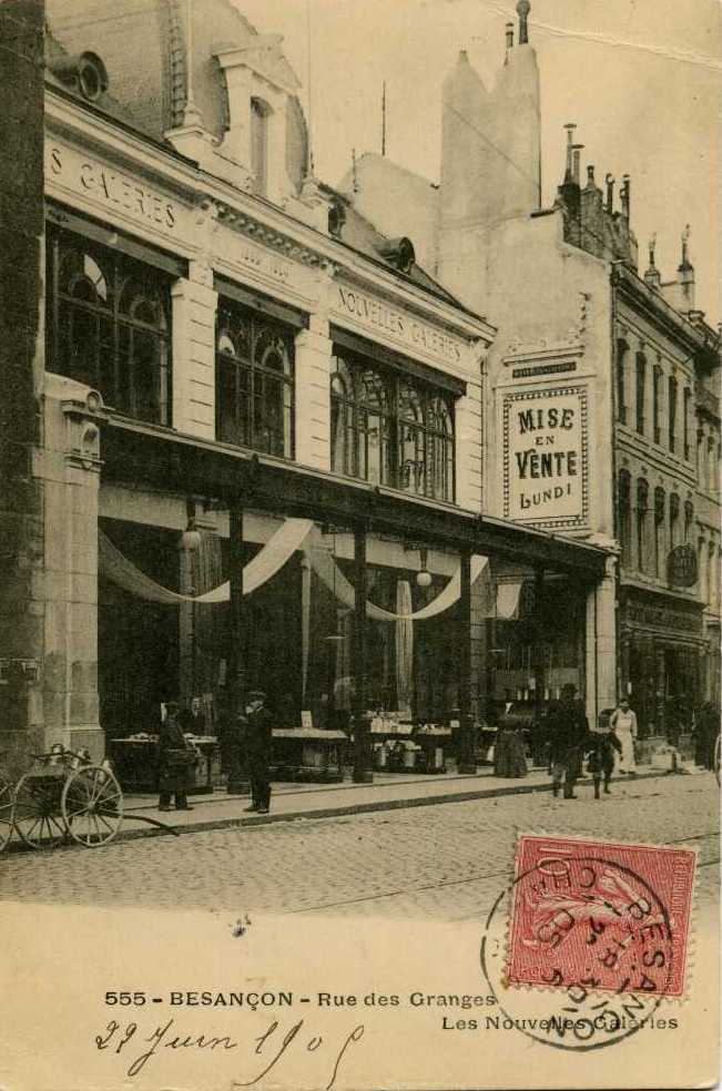 Carte postale ancienne représentant les Nouvelles Galeries en 1909.