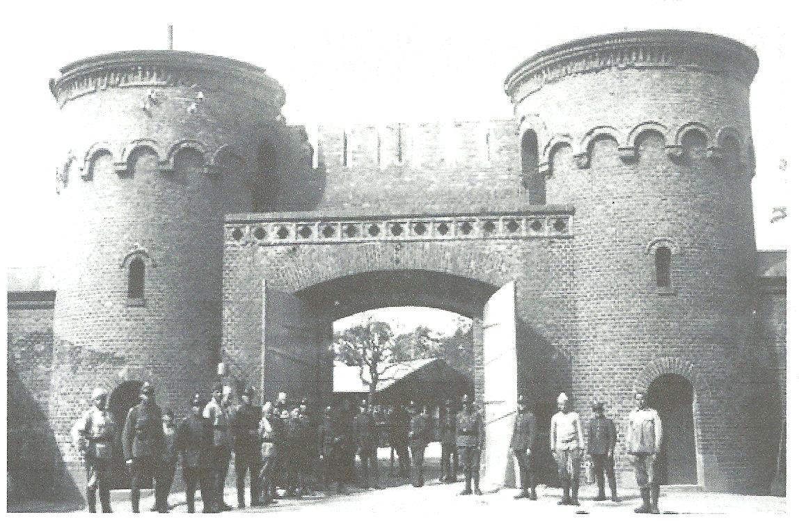 Photo du fort de Prittvitz en Pologne transformé en camp de prisonniers durant la seconde guerre mondiale