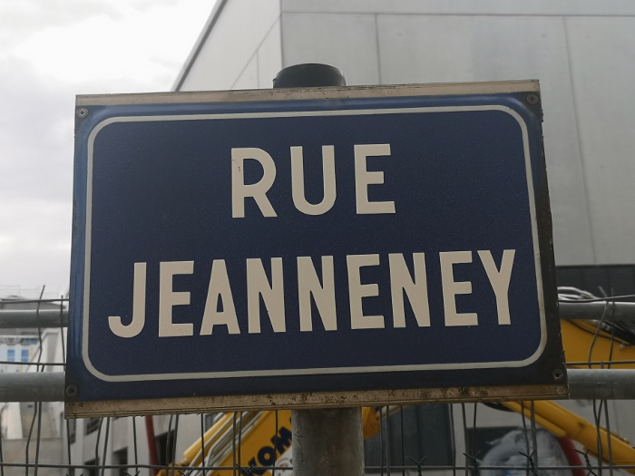 Rue Jeanneney plaque